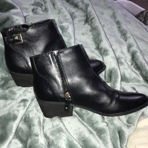 DR SCHOLLS BECKONED BOOTIE